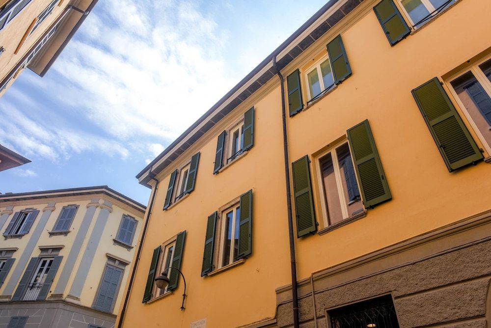 undefined Via Natta 15 3