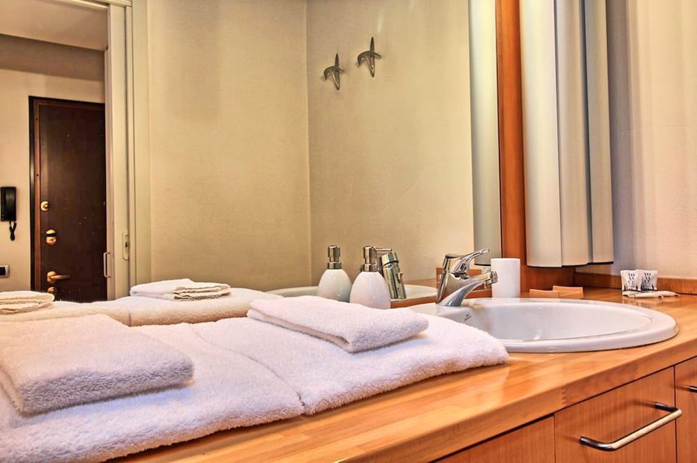 Logicasa Residenza Tower Gate Studio, 1 Queen Bed 11