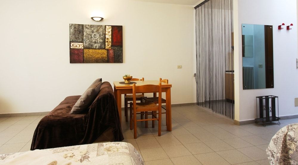 Logicasa Lake in Como Apartment, 1 Bedroom (5 pax) 15