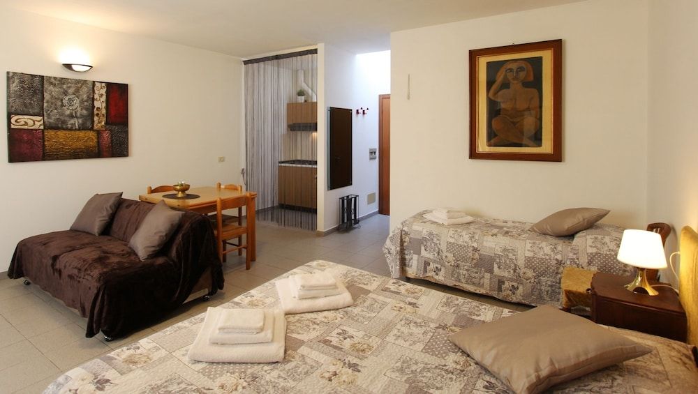 Logicasa Lake in Como Apartment, 1 Bedroom (5 pax) 7