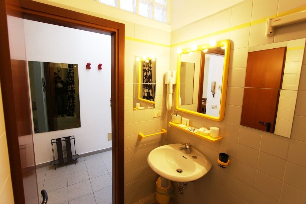 Logicasa Lake in Como Apartment, 1 Bedroom (5 pax) 12