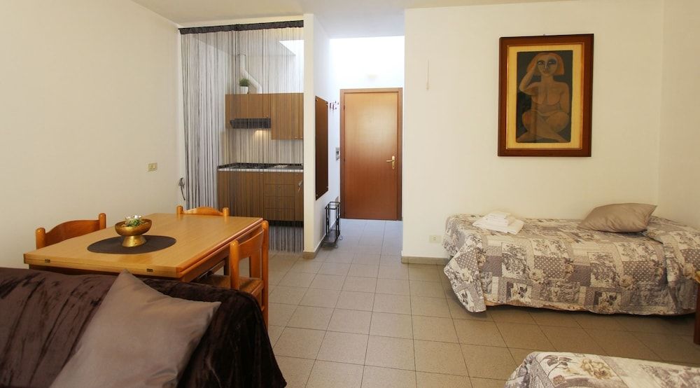 Logicasa Lake in Como Apartment, 1 Bedroom (5 pax) 4
