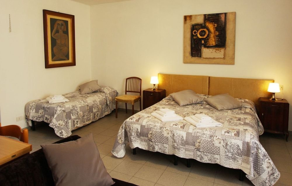 Logicasa Lake in Como Apartment, 1 Bedroom (5 pax) 8