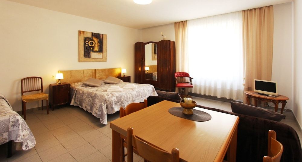 Logicasa Lake in Como Apartment, 1 Bedroom (5 pax) 5