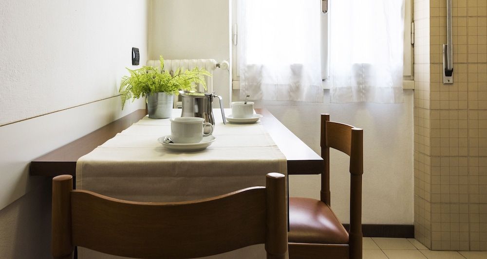 undefined JOIVY Welcoming 1BR apt next to Villa Olmo 8