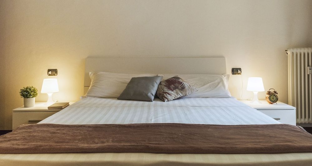 undefined JOIVY Welcoming 1BR apt next to Villa Olmo 10