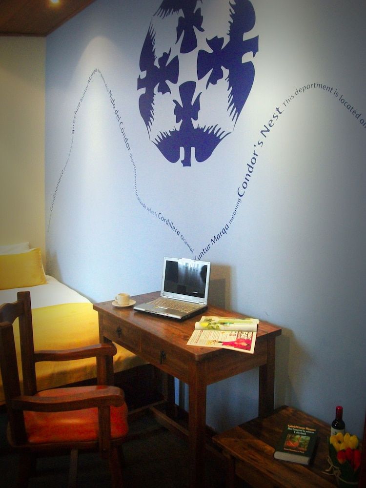 undefined Zuetana 106 7