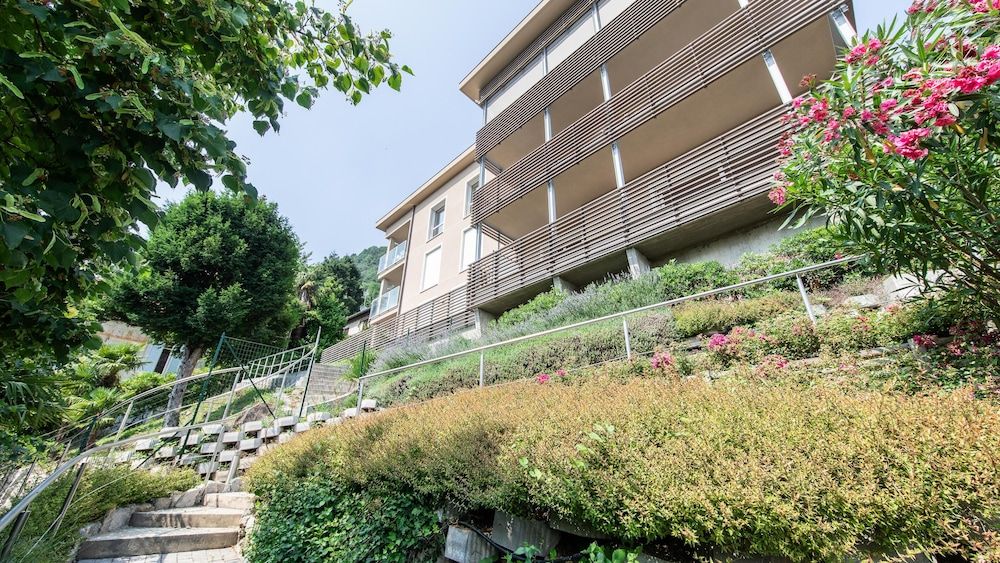 undefined Como Luxury Lake View Spa 4