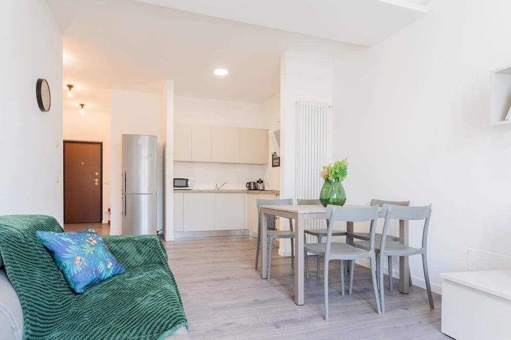 Co-c933-ggar24c4 - Central Green Apartment Apartment 12