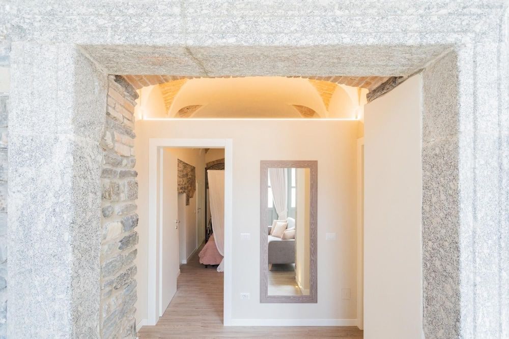 undefined Romantic Escape in the 400s 10