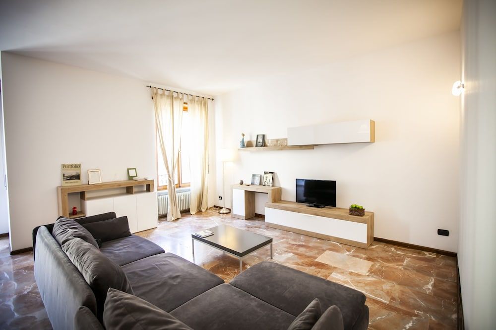 Dante108 Family Apartment 28