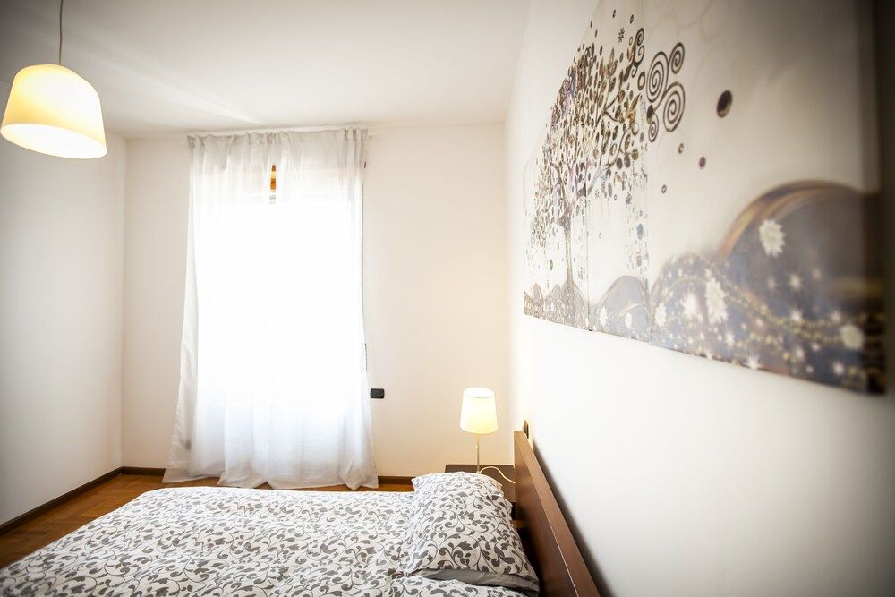 Dante108 Family Apartment 13