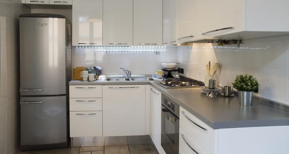 undefined Charming Modern Apartment 4