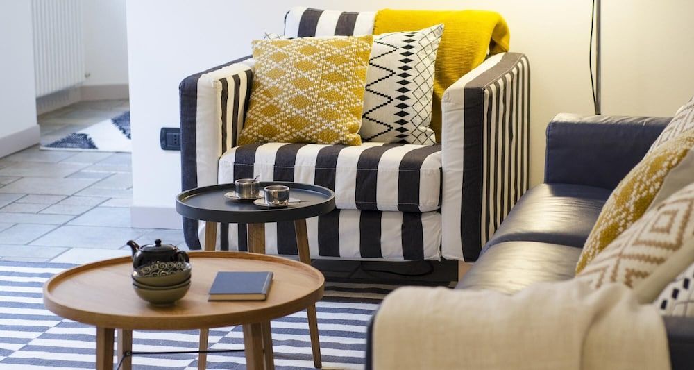 undefined Charming Modern Apartment 9