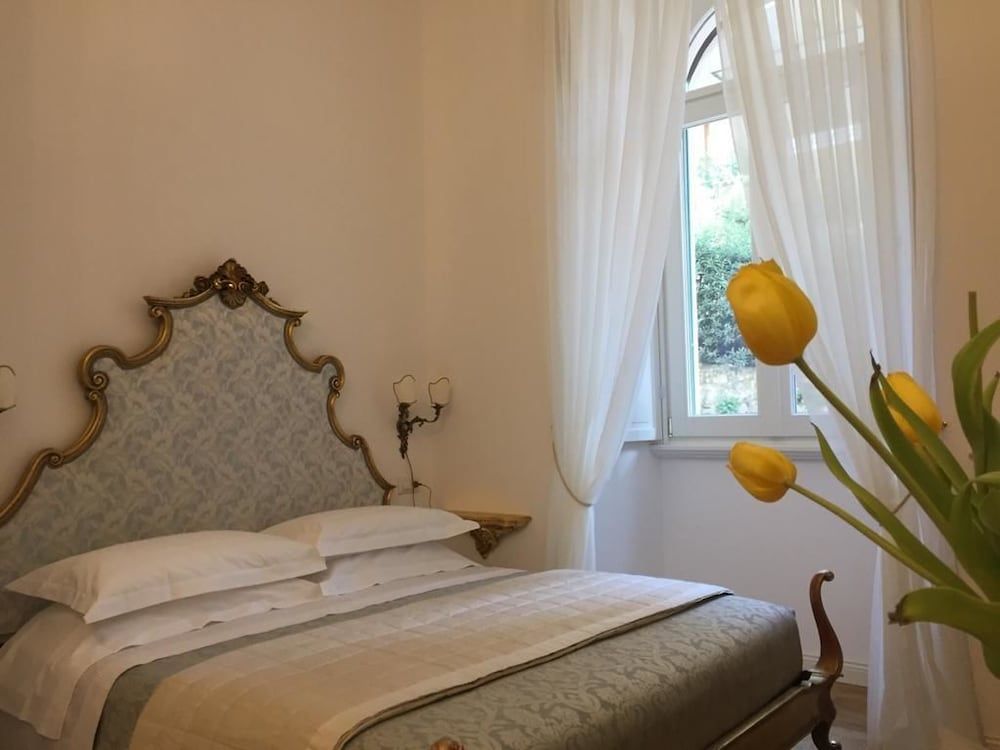 La Belle Coquette B&B Deluxe Double Room, 1 Queen Bed (Ofelia) 2