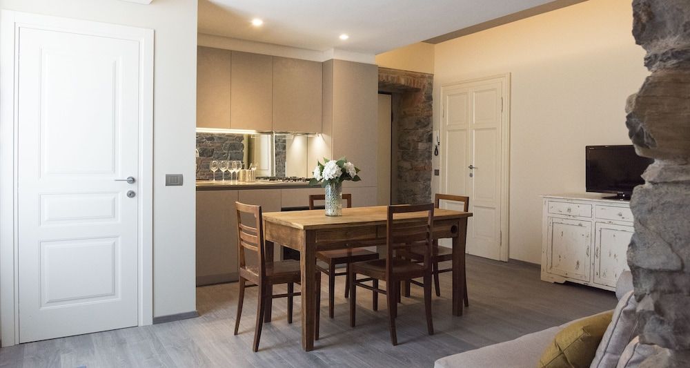 undefined JOIVY Elegant 1BR Flat Near City Centre 5