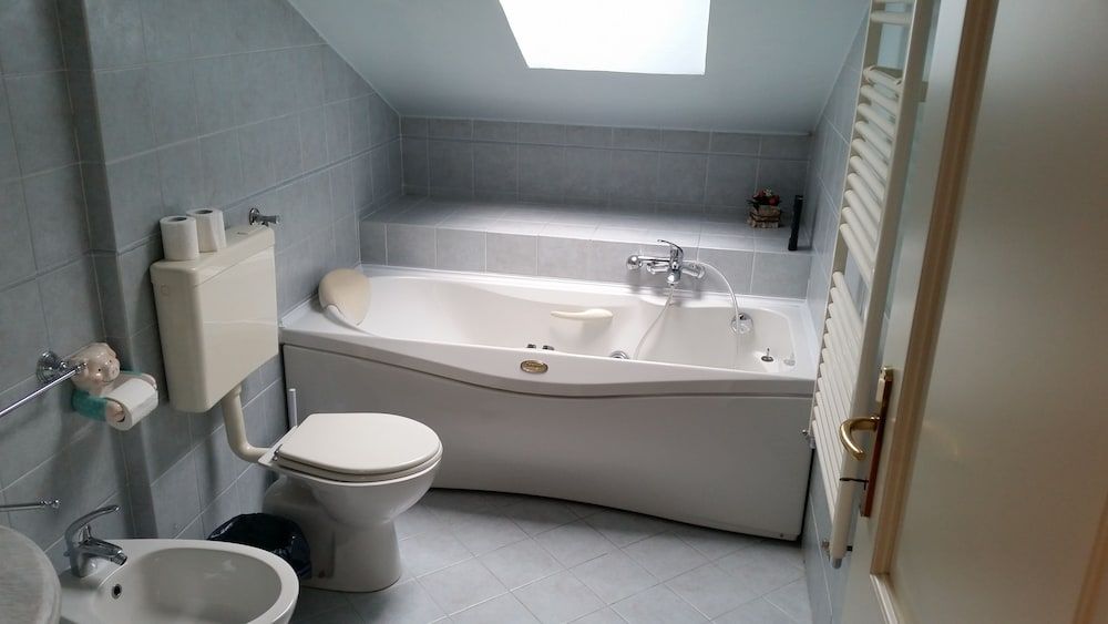 Gira Guest House Double Room, Private Bathroom, Annex Building (400 meters from main building) 7