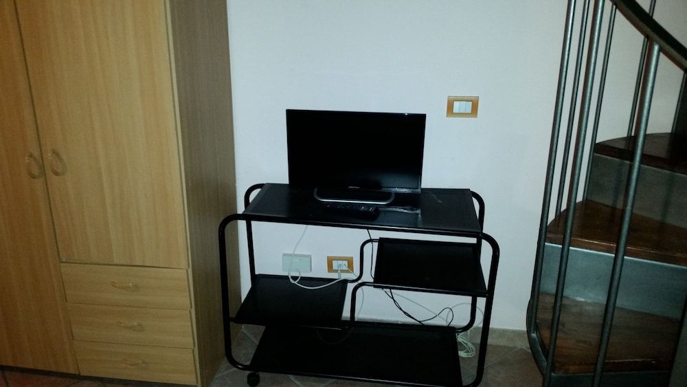 Gira Guest House Studio, Annex Building (100 meters from main building)