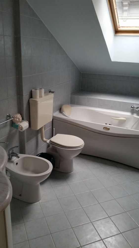 Gira Guest House Double Room, Private Bathroom, Annex Building (400 meters from main building) 6