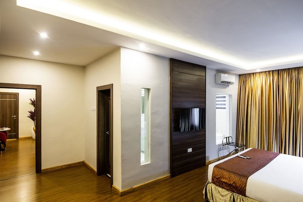 Protea Hotel by Marriott Delta Executive Suite, 1 Bedroom, City View 4