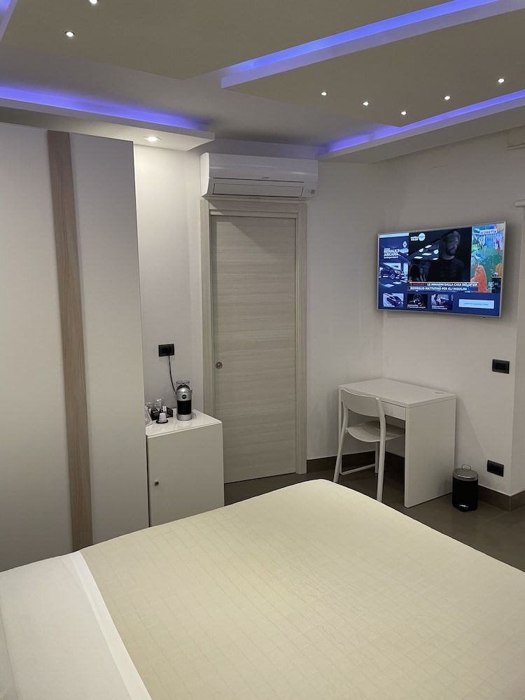 B&B Rossini Luxury Superior Double or Twin Room 3