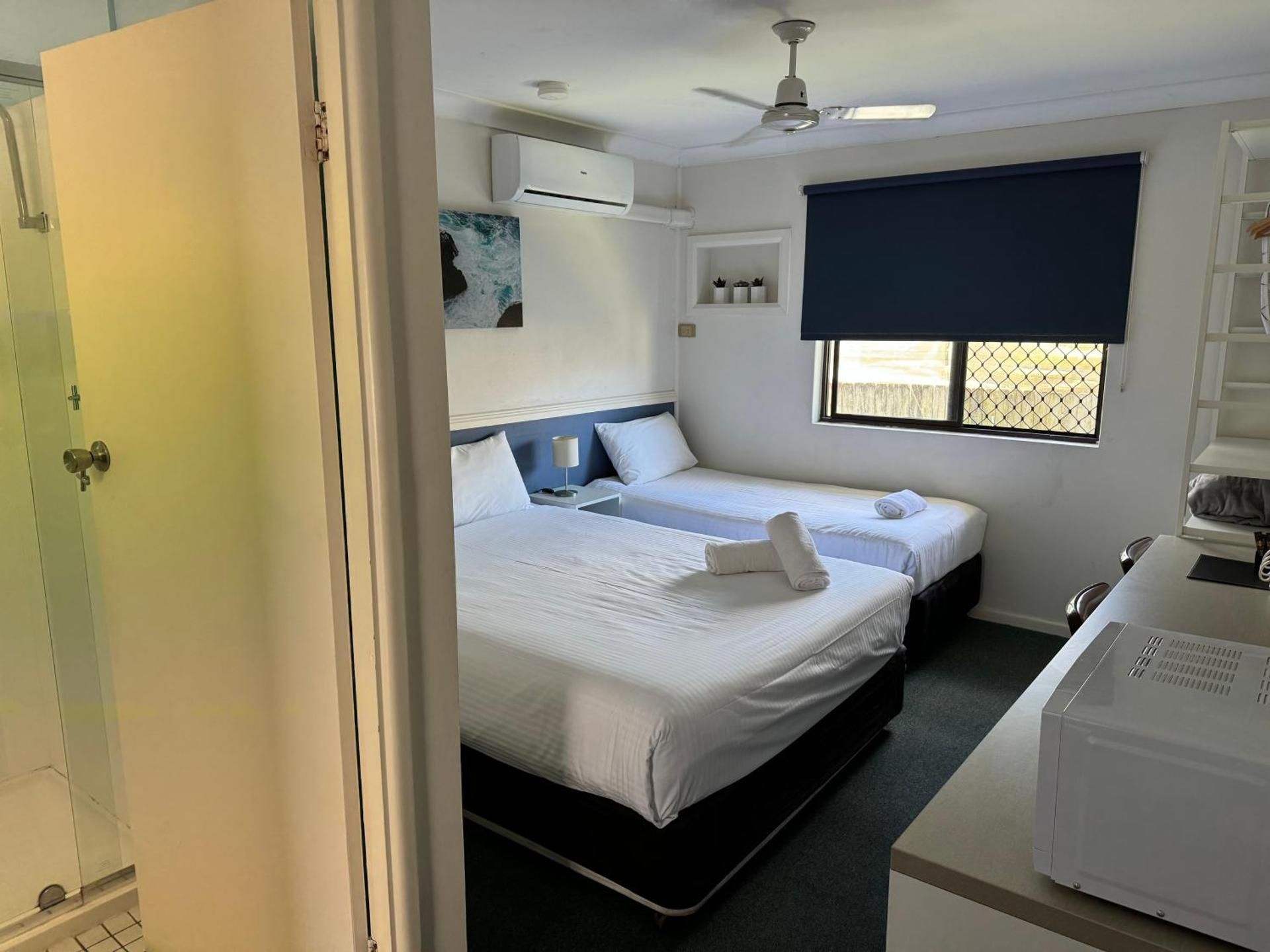 Twin Room (not pet friendly)