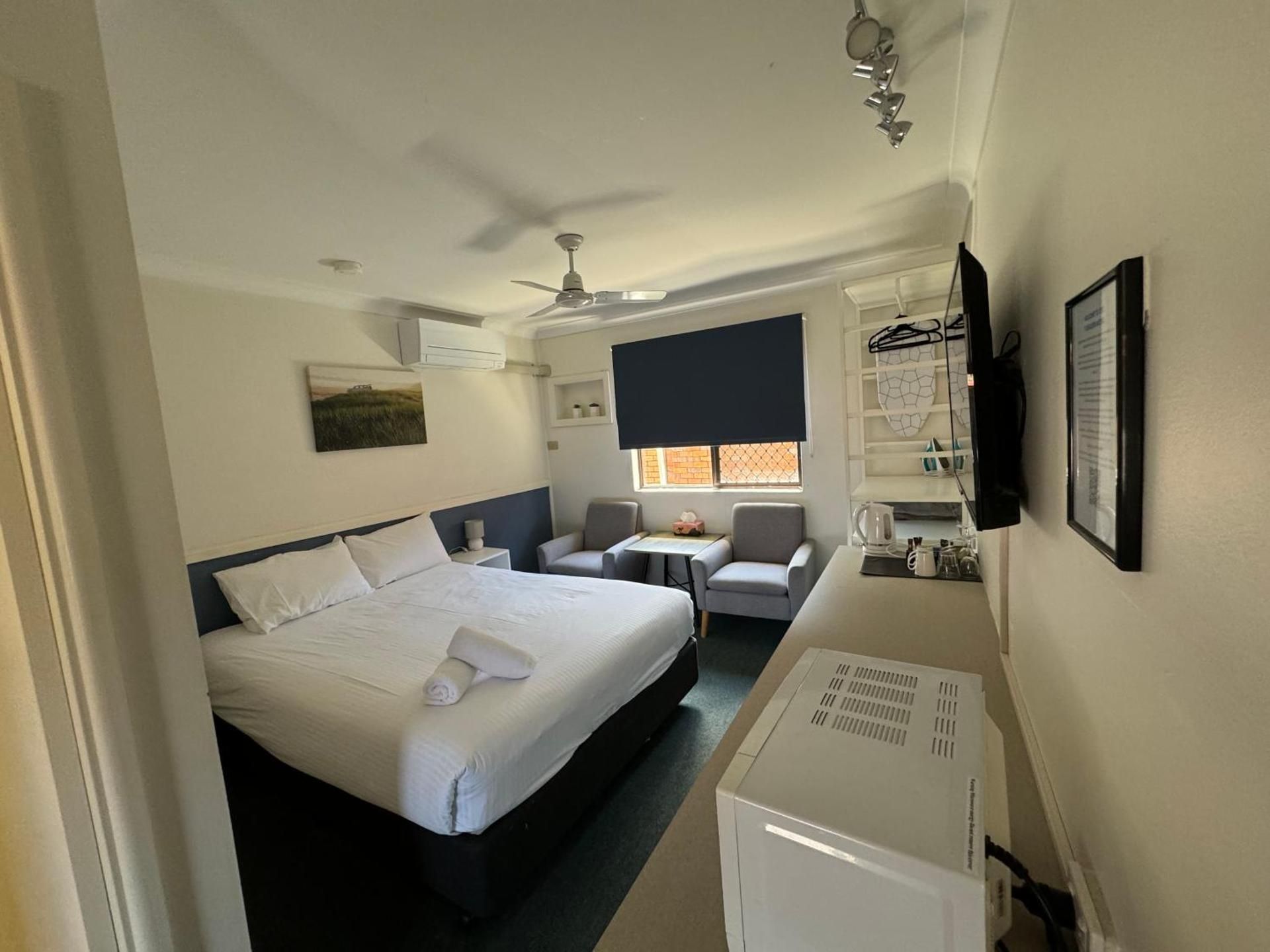 Toreador Motel Queen Room - Pet Friendly