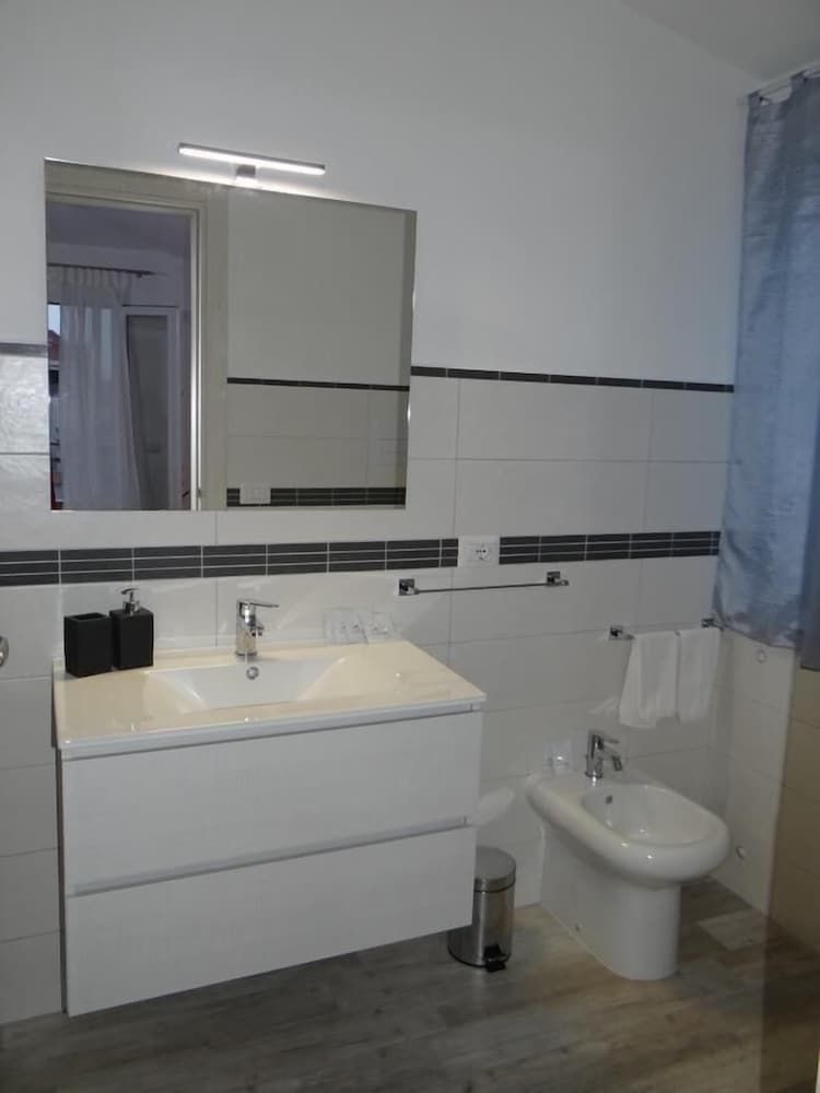 Double Room, Private Bathroom (Rossa)