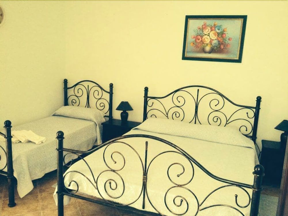 Double or Twin Room, Shared Bathroom