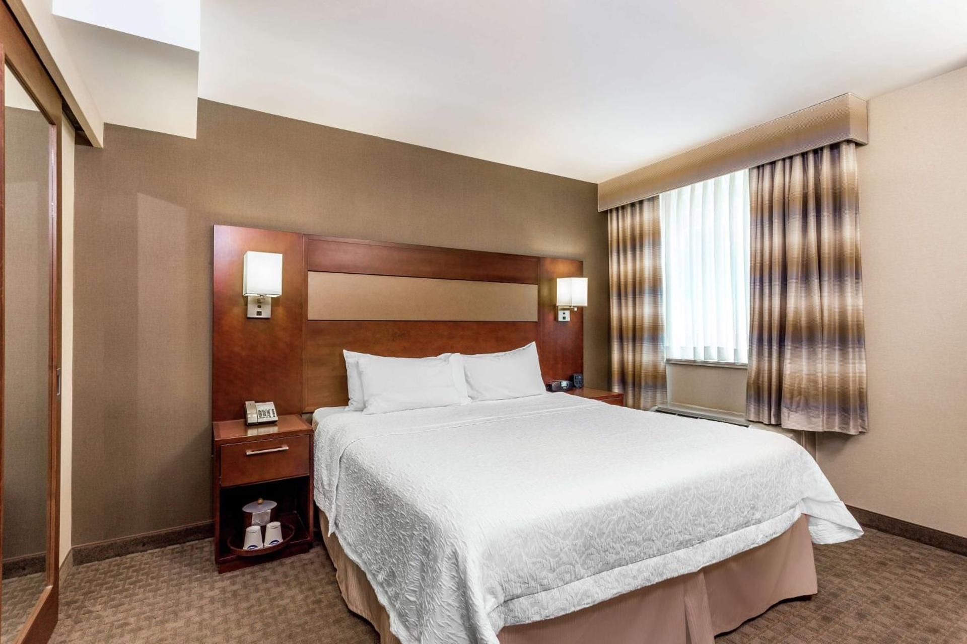 1 King Bed Nonsmoking