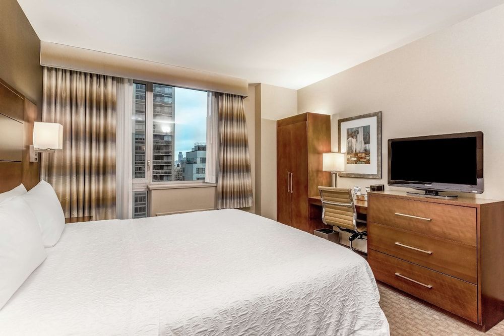 Hampton Inn Manhattan Grand Central Room, 1 King Bed, City View