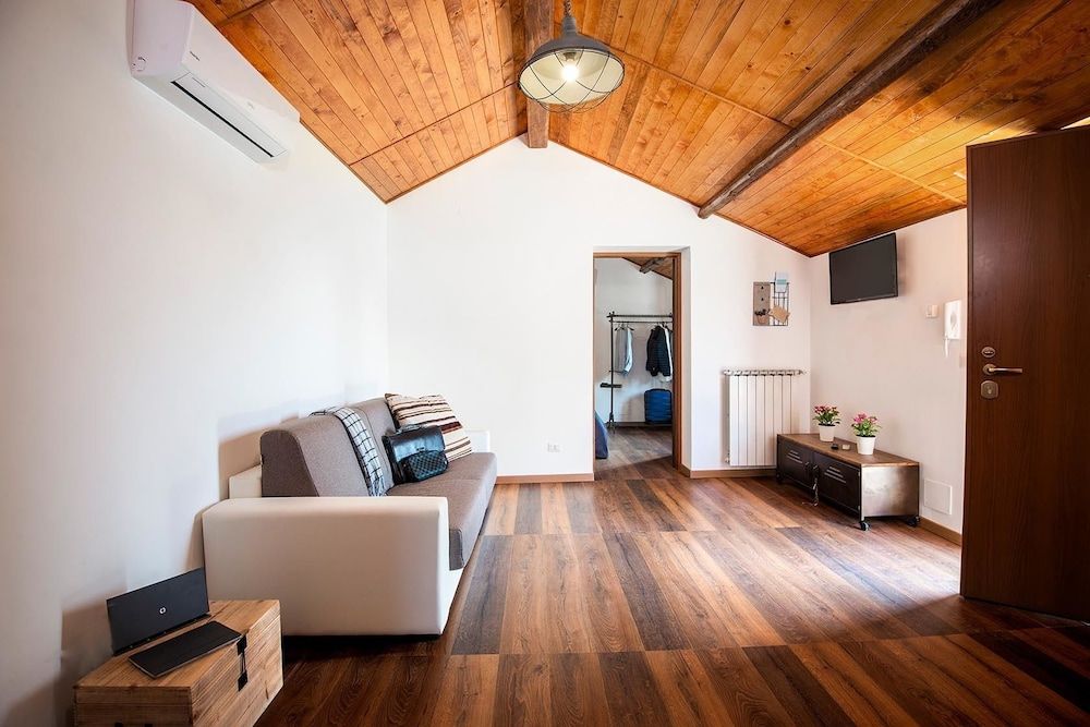 Family Room, 1 Queen Bed with Sofa bed, Garden View