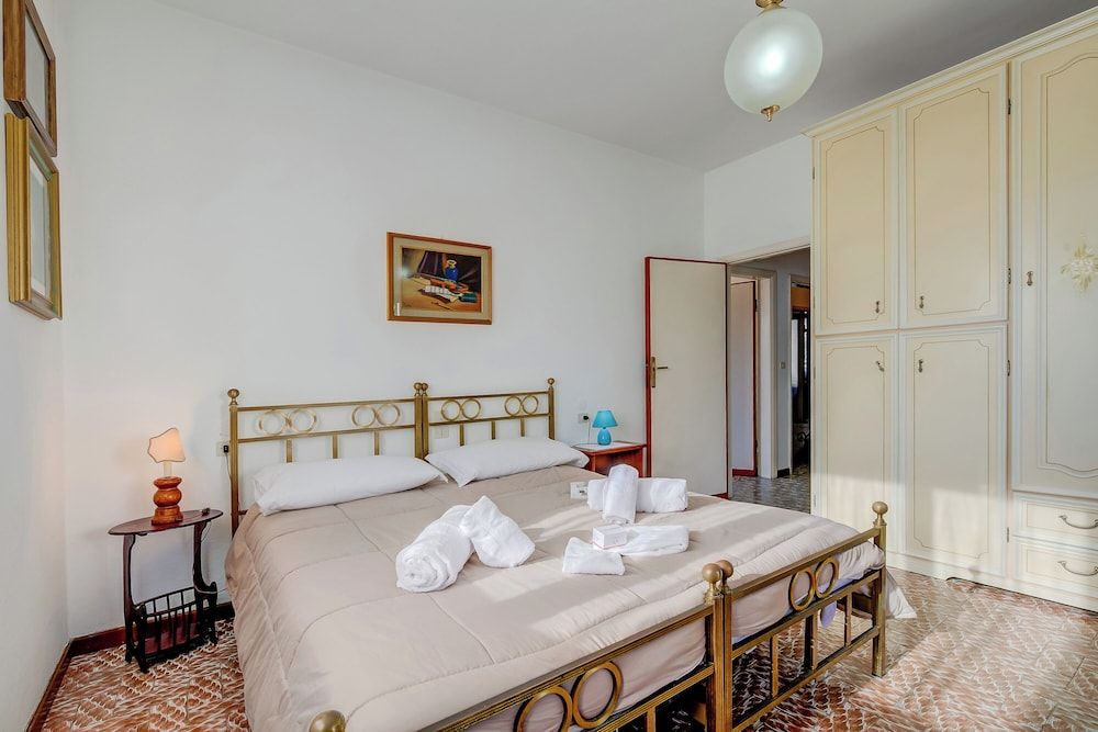 Family House, 2 Bedrooms, Mountainside (Casa Vittoria 800m from sea)