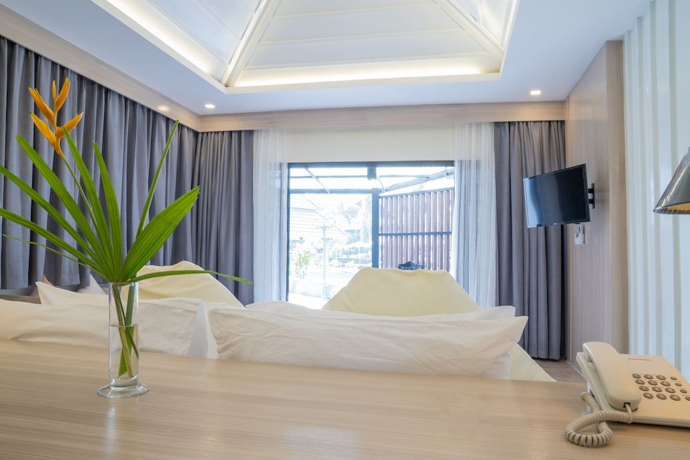 GRAND JOMTIEN PALACE HOTEL Premium Room, 1 Bedroom, Pool View, Poolside 5