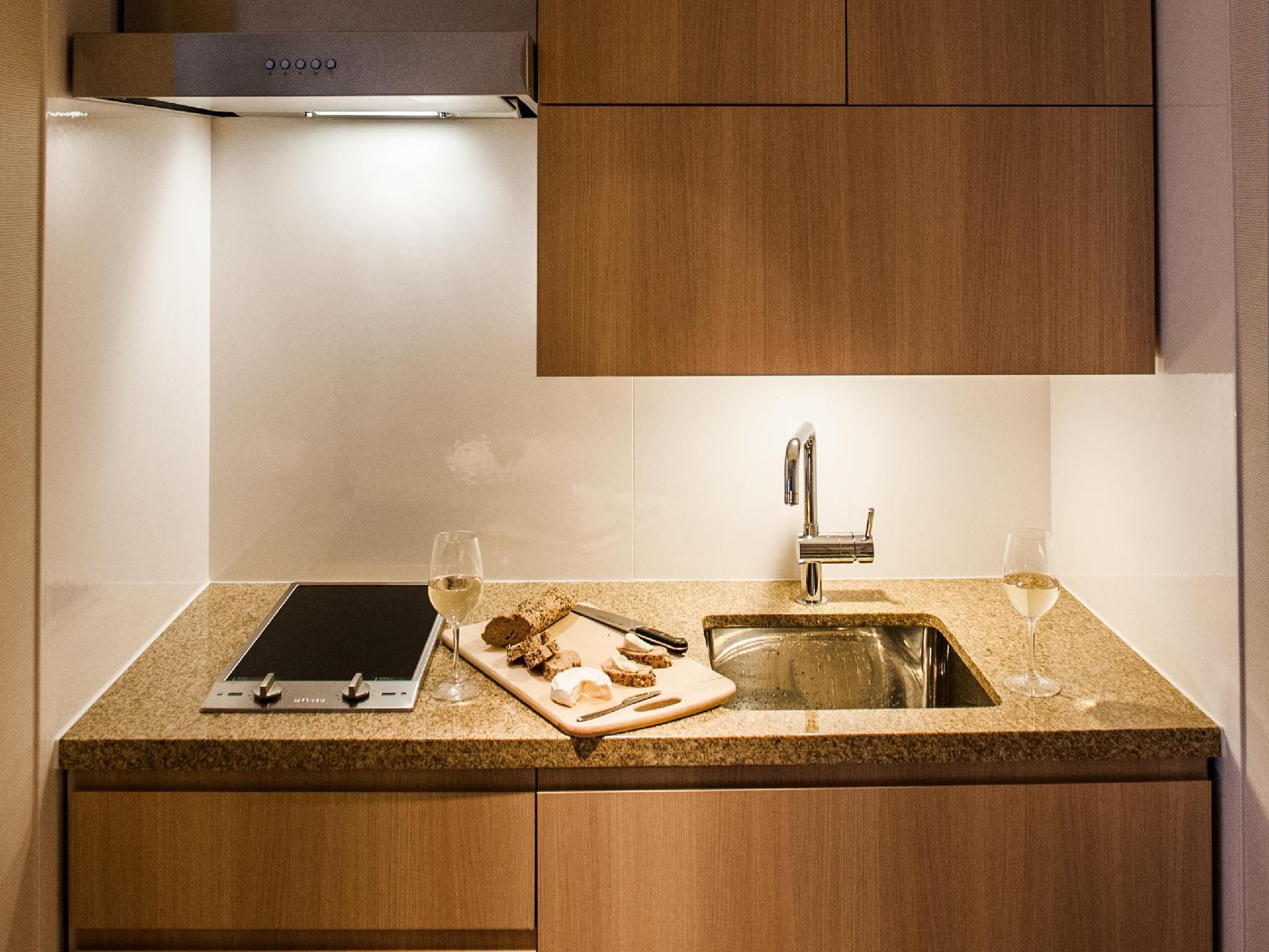 Deluxe Suite with Courtyard View