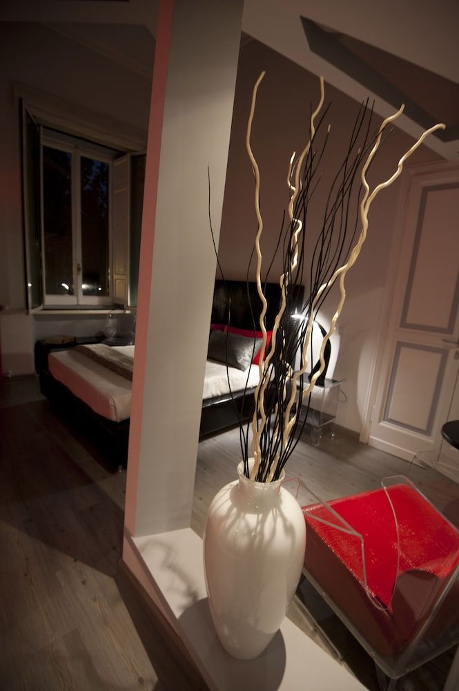 Luxury on the River Classic Double Room, City View 13