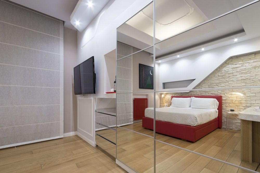 undefined Luxury on the River 10