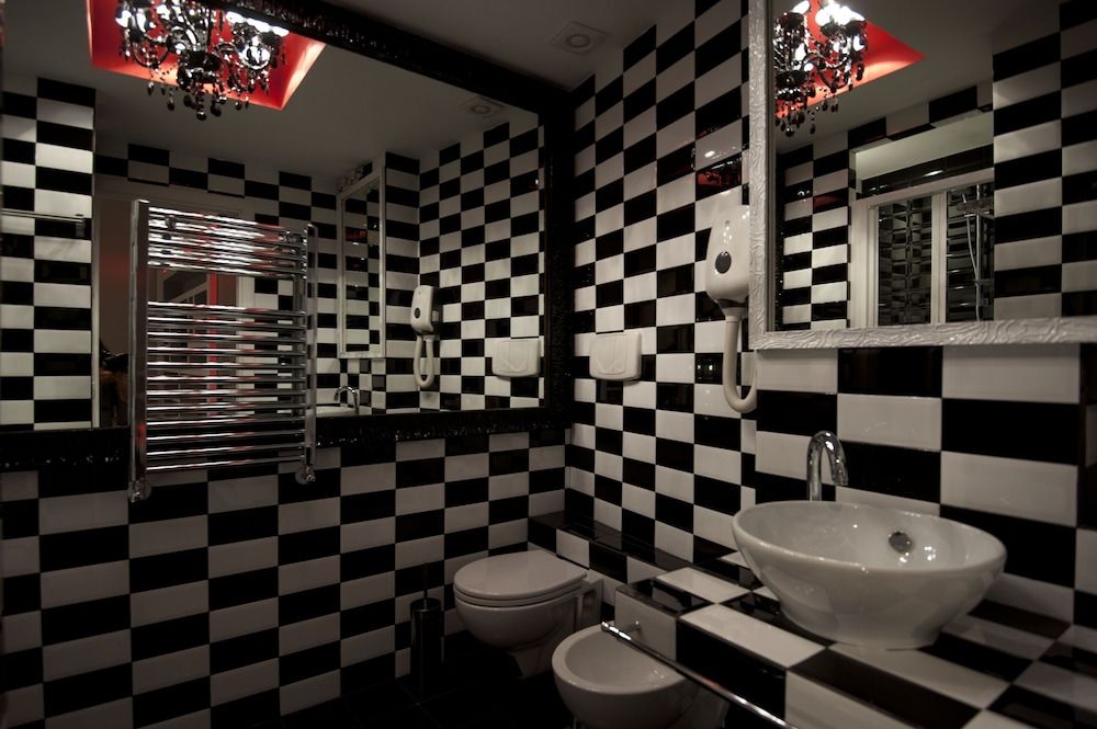 Luxury on the River Classic Double Room, City View 7