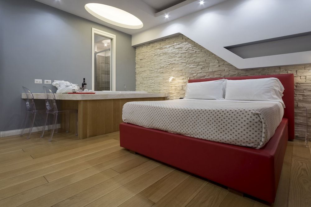 undefined Luxury on the River 9