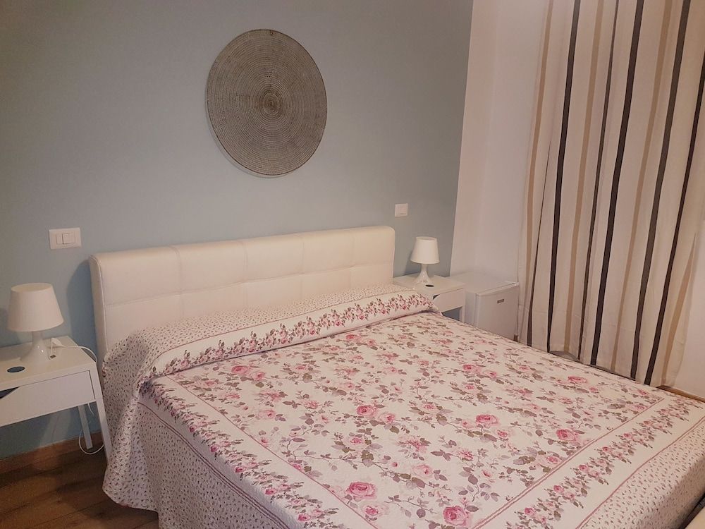 Double Room, 1 Queen Bed