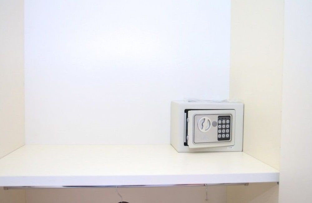 Black & White Comfort Room, Balcony 2