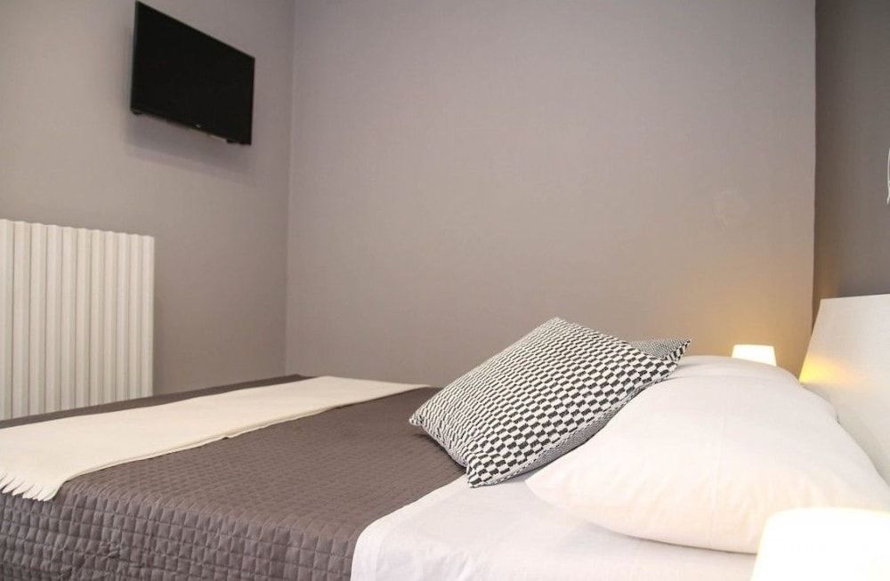 Black & White Comfort Room, Balcony 5