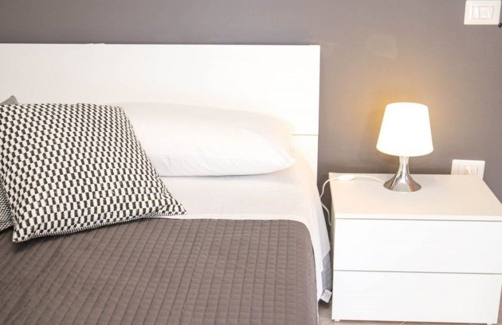 Black & White Comfort Room, Balcony 4