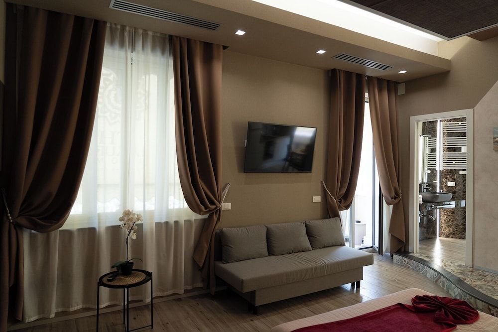 Th luxury Rooms Deluxe Room 5