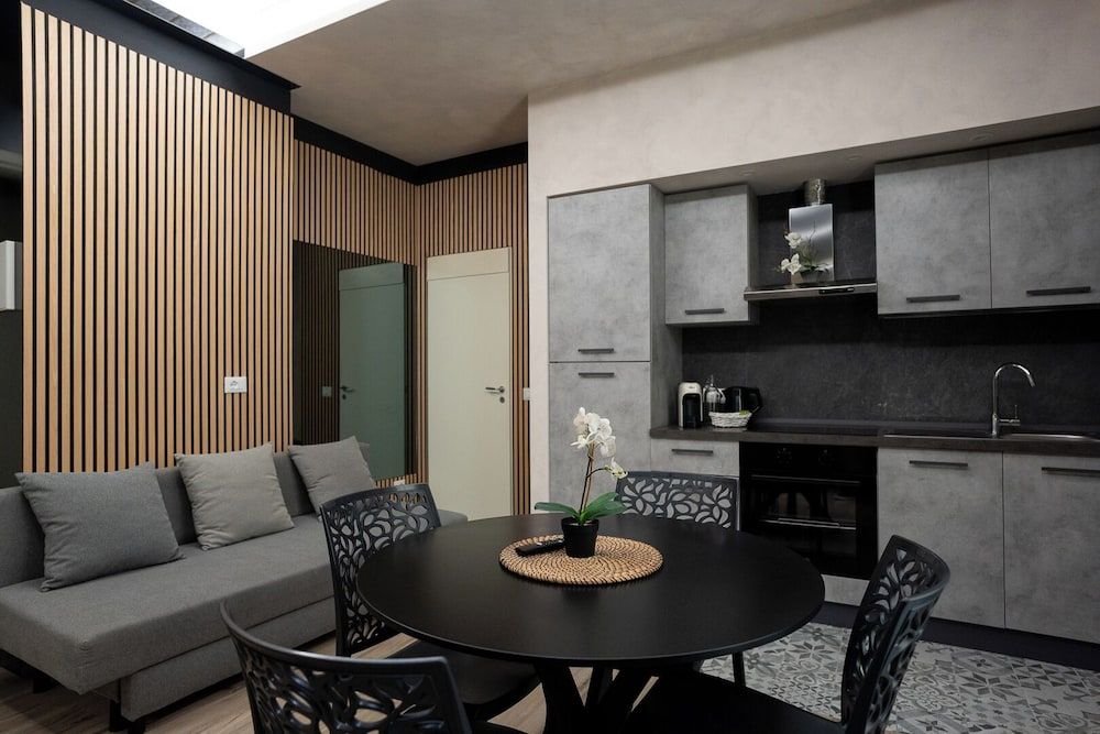 Th luxury Rooms Family Room 5