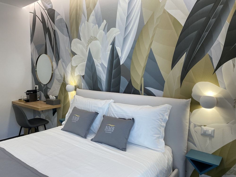 Naxos Marina Bay Deluxe Room, City View 6