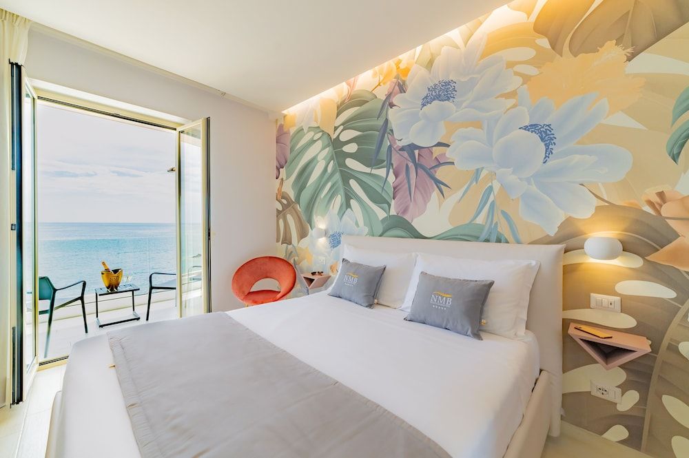 Naxos Marina Bay Deluxe Room, Sea View 7