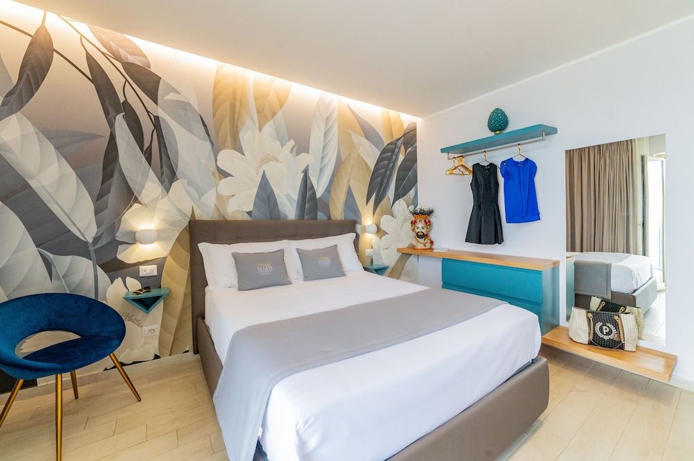 Naxos Marina Bay Deluxe Room, Sea View 11