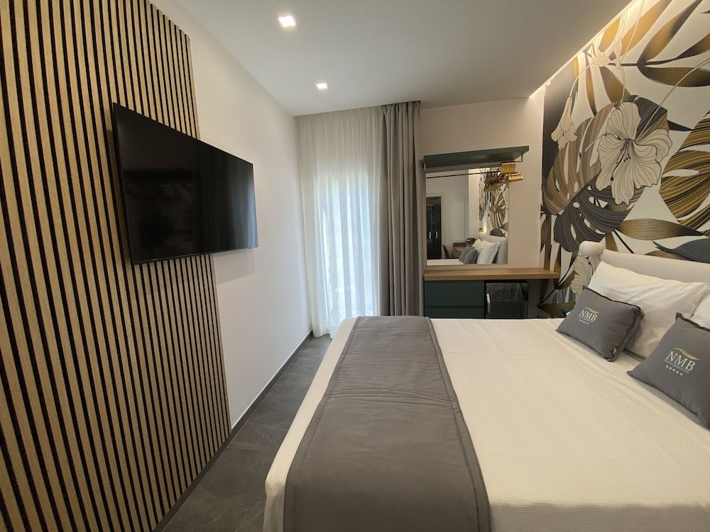 Naxos Marina Bay Deluxe Room, City View 14