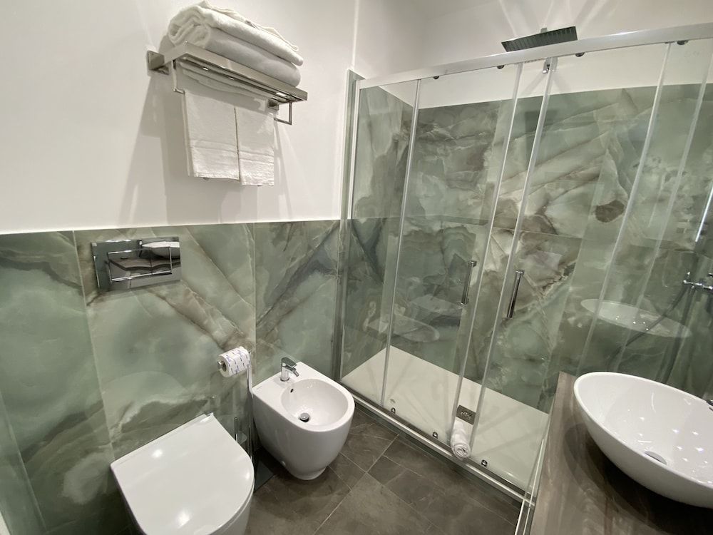 Naxos Marina Bay Deluxe Room, City View 16